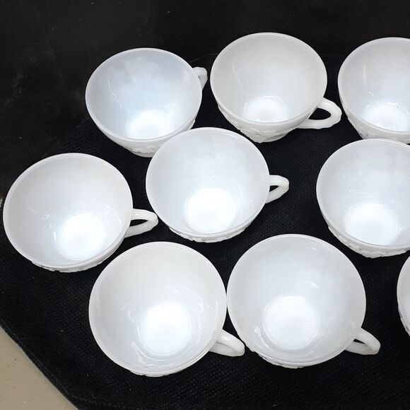 Vintage Mid-century Anchor Hocking Harvest Grape Milk Glass Punch/coffee cups-10 - Picture 4 of 7